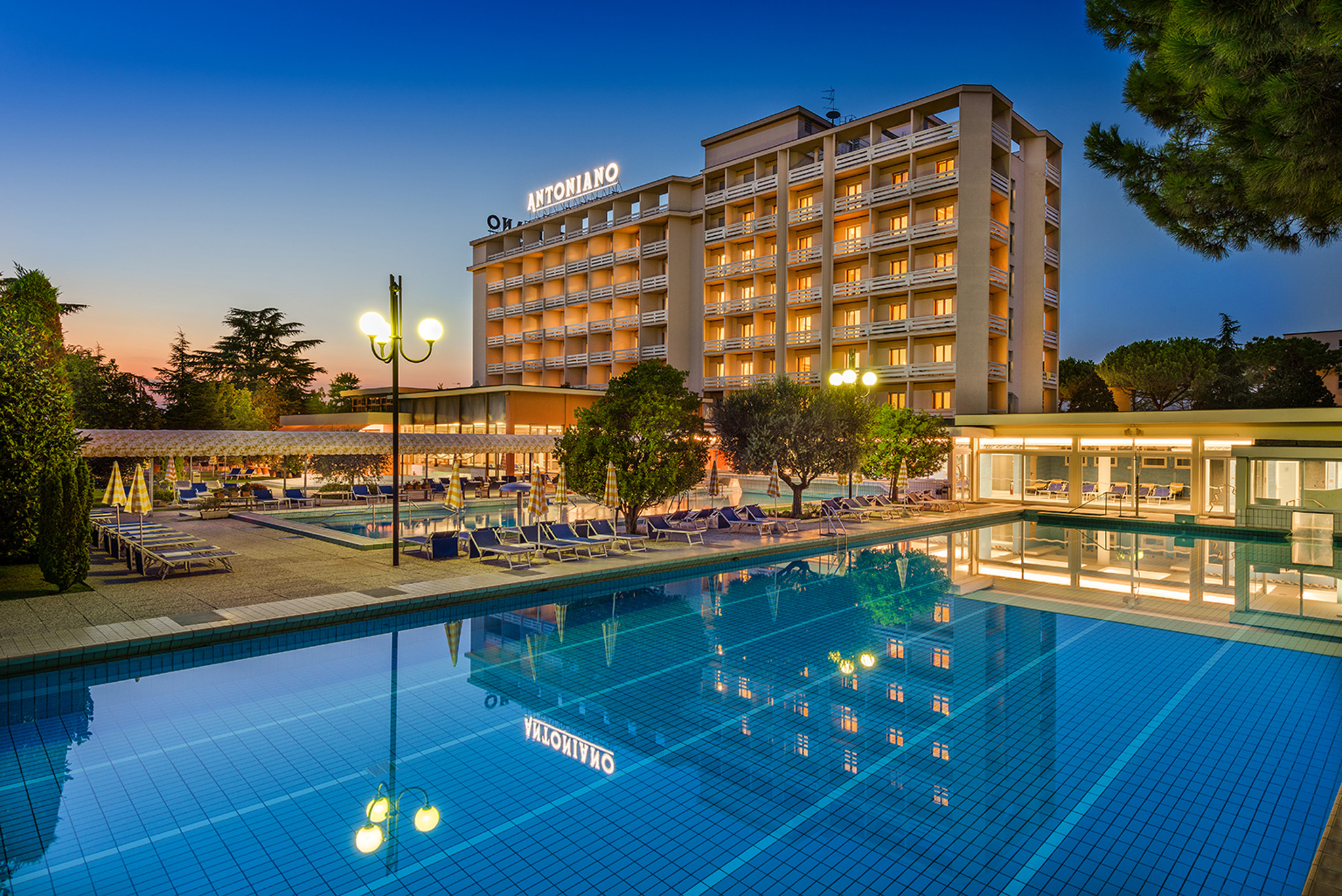 hotel-terme-antoniano-pool-01